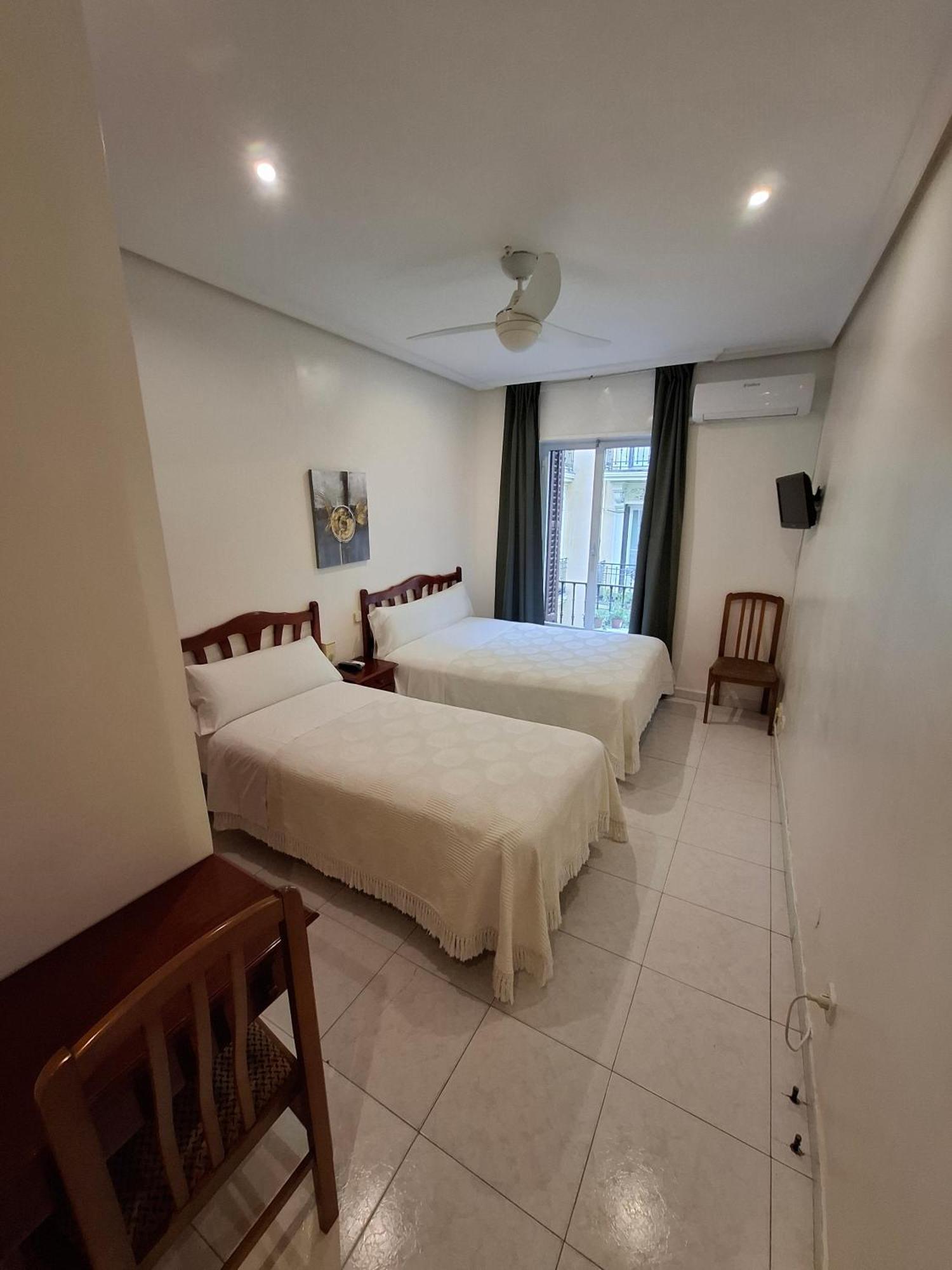 מדריד Hostal Villamanez מראה חיצוני תמונה