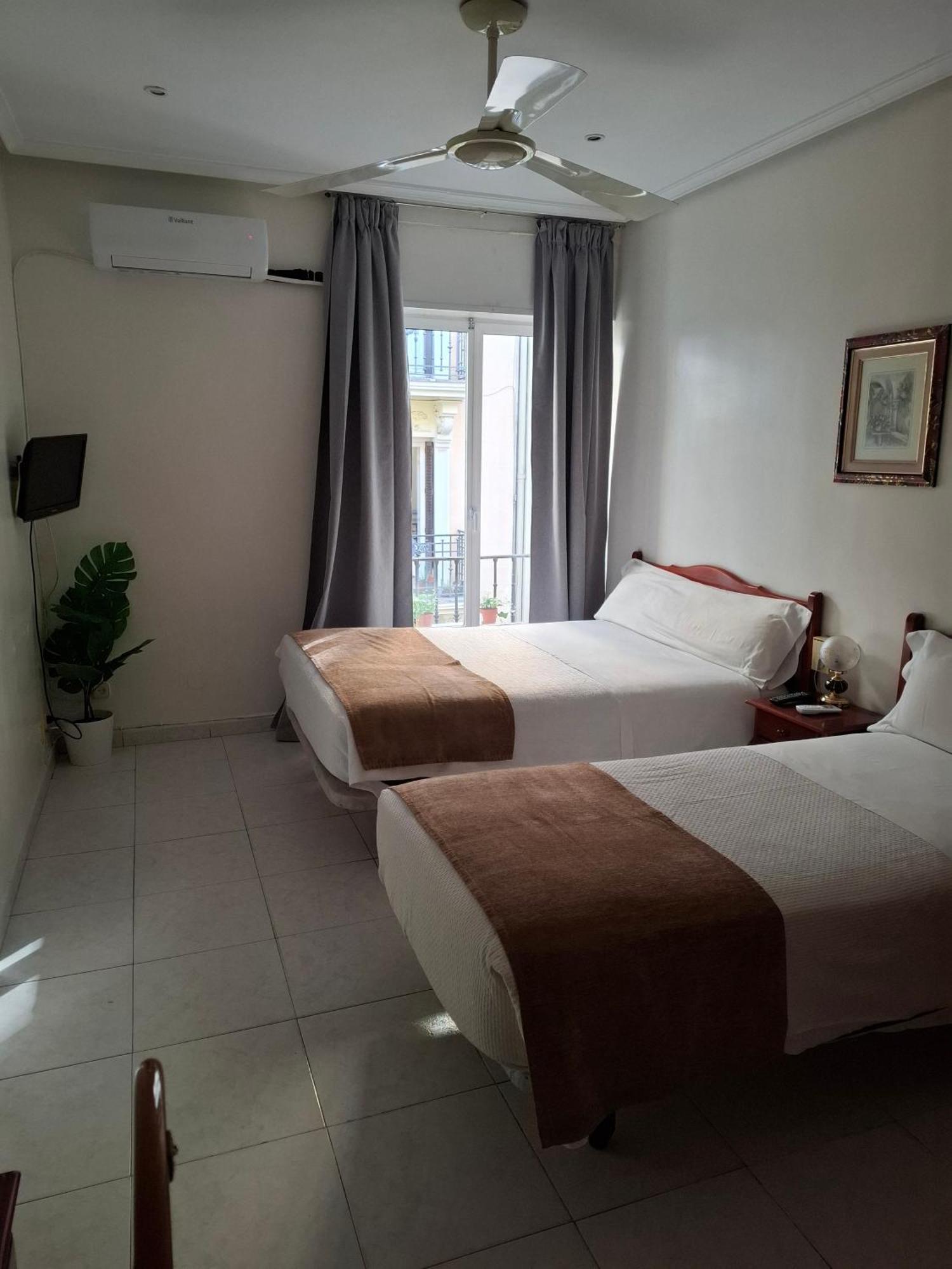 מדריד Hostal Villamanez מראה חיצוני תמונה