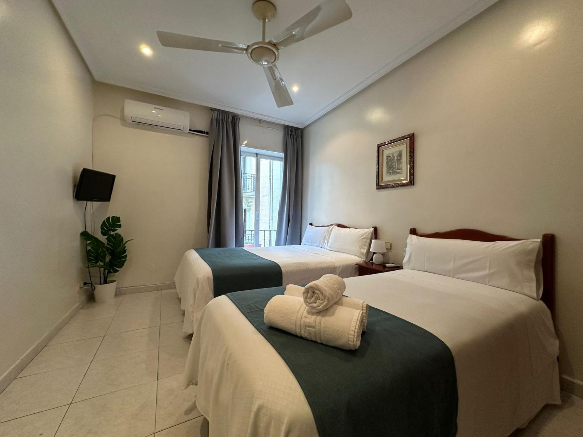 מדריד Hostal Villamanez מראה חיצוני תמונה
