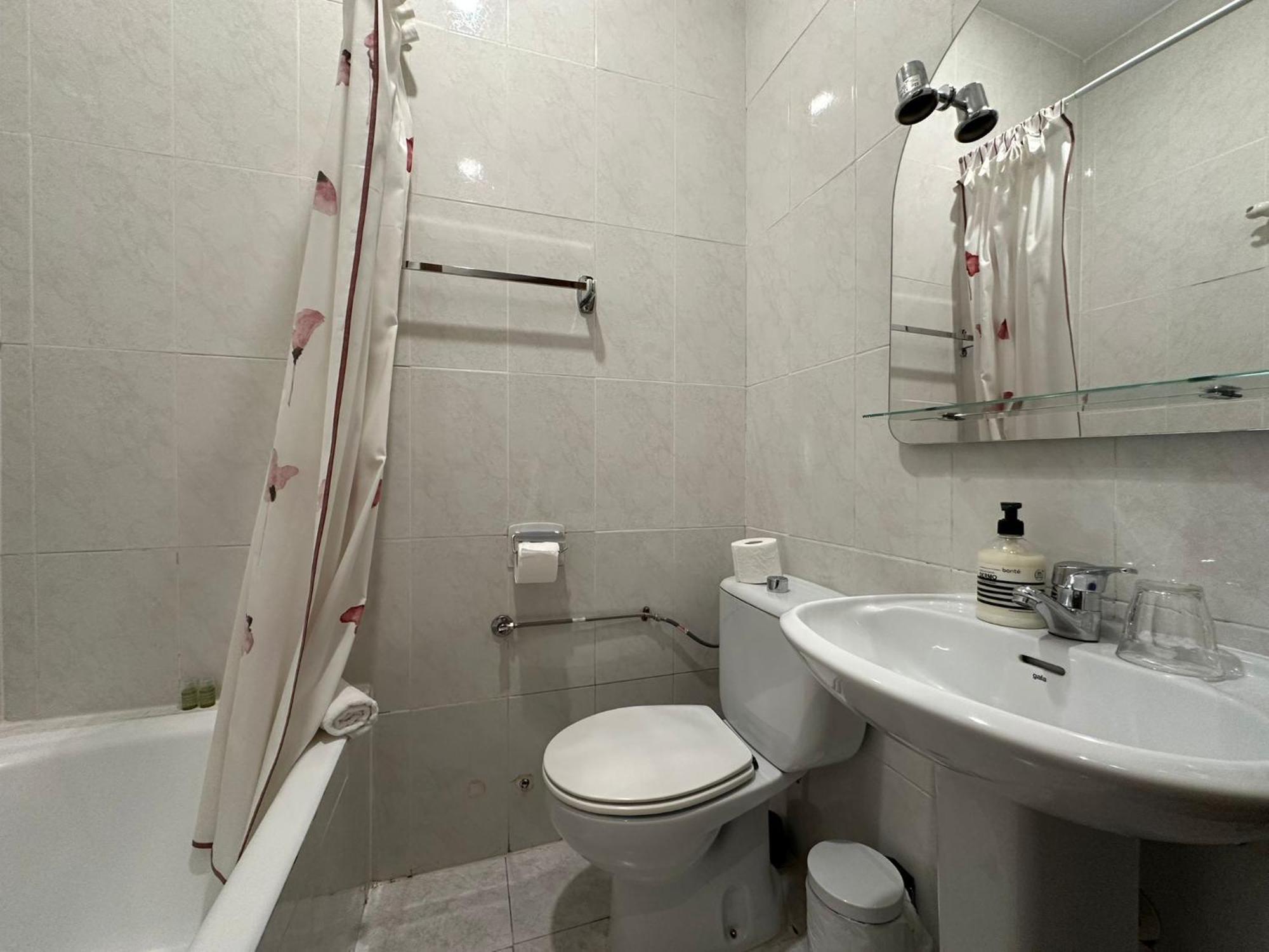 מדריד Hostal Villamanez מראה חיצוני תמונה