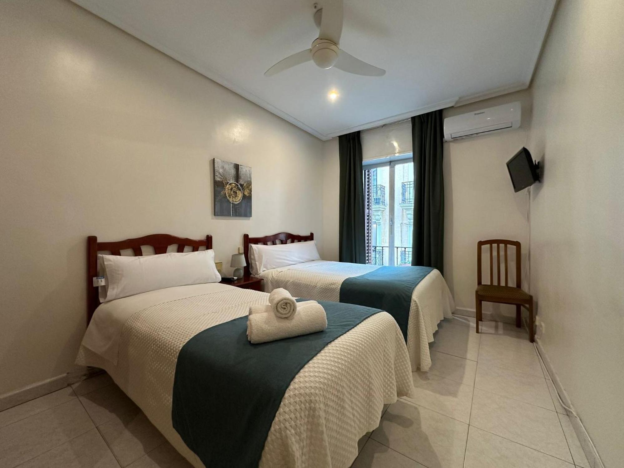 מדריד Hostal Villamanez מראה חיצוני תמונה