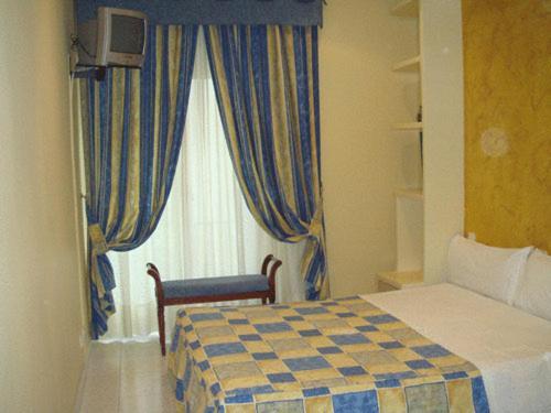 מדריד Hostal Villamanez מראה חיצוני תמונה